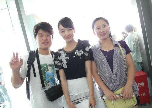 吃瓜群众拍照儿童图片,吃瓜群众镜头下的儿童风采