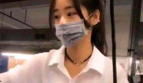 戴口罩笑哭吃瓜群众